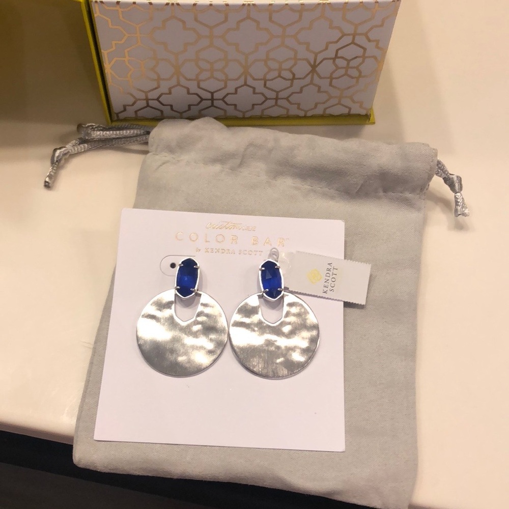 Kendra Scott Deena earrings in silver and blue 💙